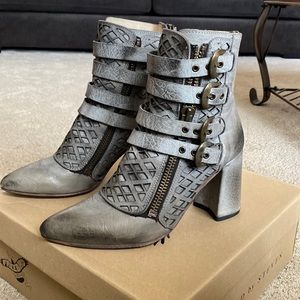 Freebird julia stone size 10